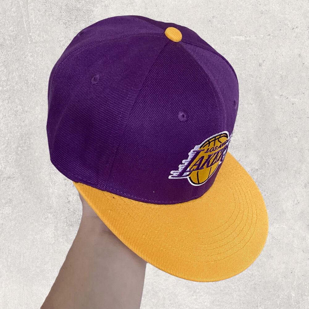 Vintage Y2K Lakers New Era Snapback Hat OSFA Rare Misprint NFL Logo on Back - Picture 2 of 6